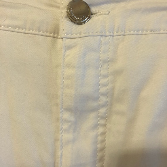 Bandolino White Mandie Shorts 22 NWT - Picture 3 of 11